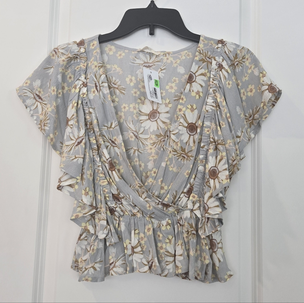 Illa Illa Floral Cropped Top - Green and Cream Size Small Nwt